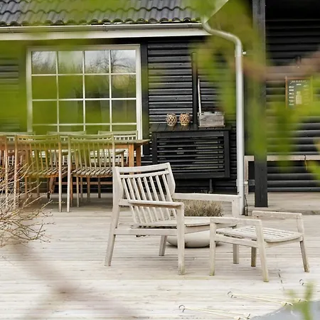 Semesterbostad Bright Summer House With Pool In Tisvilde
