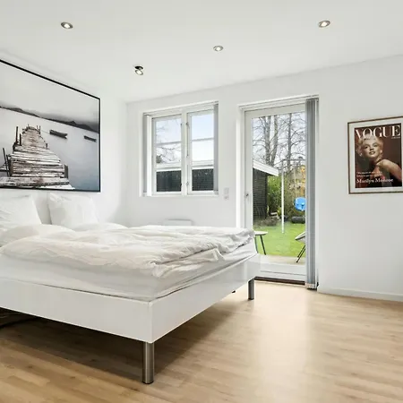 Semesterbostad Bright Summer House With Pool In Tisvilde