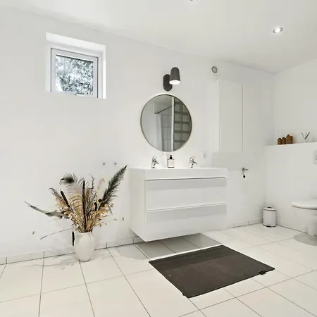 Semesterbostad Bright Summer House With Pool In Tisvilde