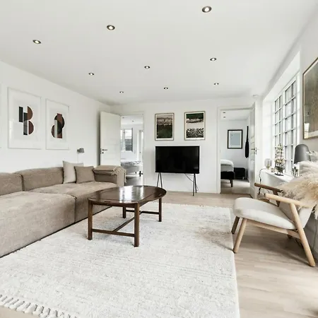 Semesterbostad Bright Summer House With Pool In Tisvilde